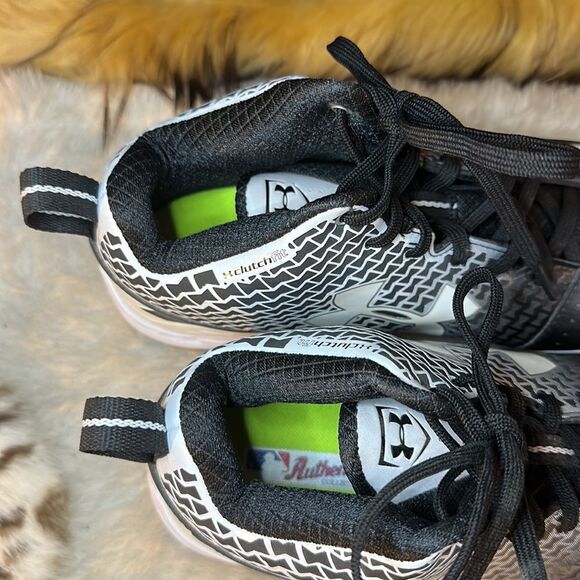 Under Armour shoes with cleats 10.5 (6024) - Picture 3 of 9